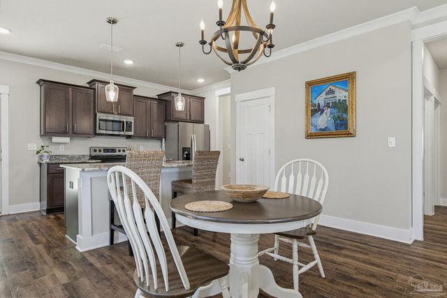 445 Pemberton Ln, Cantonment, FL 32533