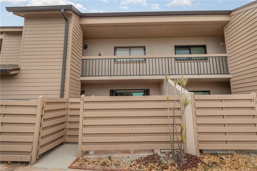 898 Buttonwood DR 105, FORT MYERS BEACH, FL 33931 — photo 5