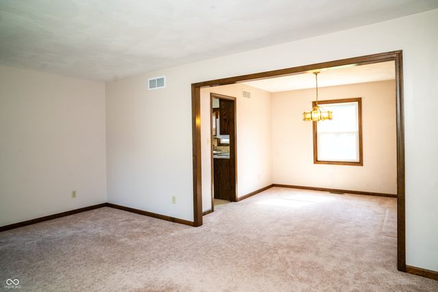 554 Whispering Trail, Greenwood, IN 46142