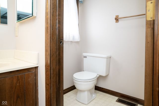 554 Whispering Trail, Greenwood, IN 46142