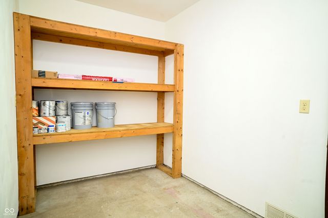 554 Whispering Trail, Greenwood, IN 46142