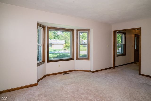 554 Whispering Trail, Greenwood, IN 46142