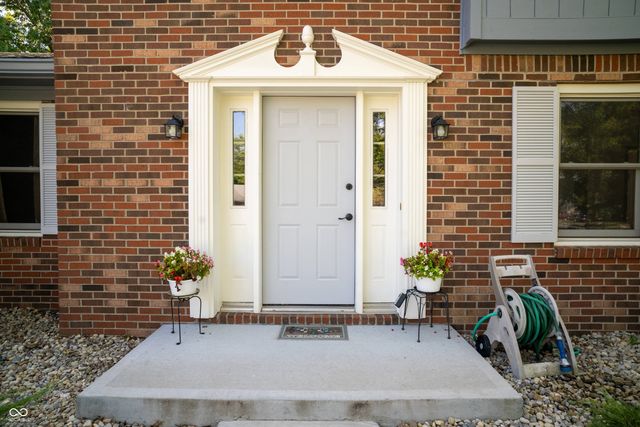 554 Whispering Trail, Greenwood, IN 46142