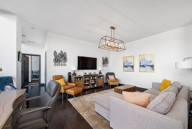 250 W Spring Street, 613, Columbus, OH 43215