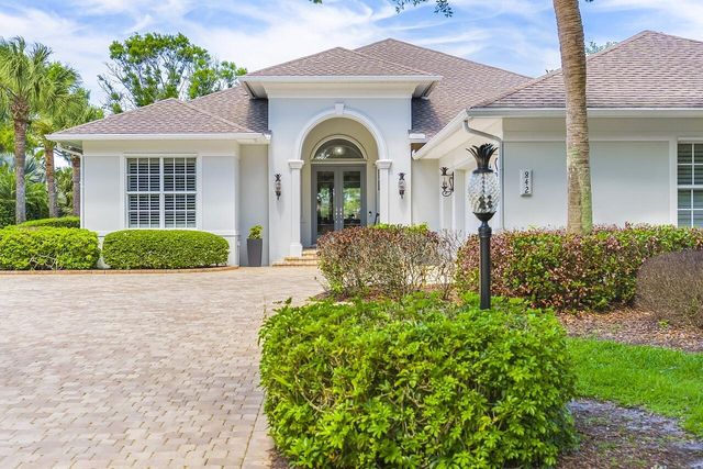 842 Carolina Circle SW, Vero Beach, FL 32962