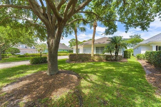 842 Carolina Circle SW, Vero Beach, FL 32962