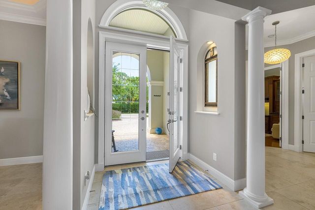 842 Carolina Circle SW, Vero Beach, FL 32962