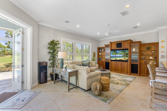 842 Carolina Circle SW, Vero Beach, FL 32962