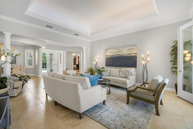 842 Carolina Circle SW, Vero Beach, FL 32962