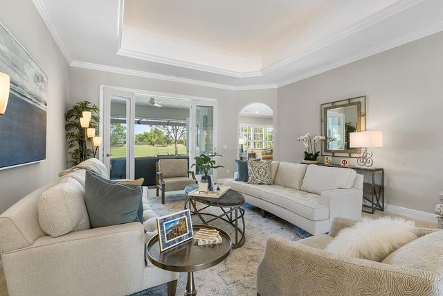 842 Carolina Circle SW, Vero Beach, FL 32962