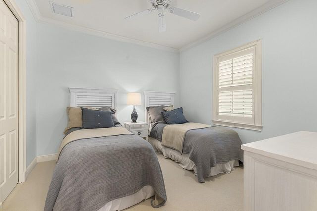 842 Carolina Circle SW, Vero Beach, FL 32962