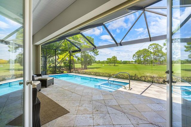 842 Carolina Circle SW, Vero Beach, FL 32962