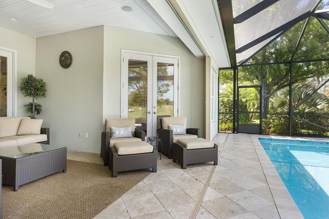 842 Carolina Circle SW, Vero Beach, FL 32962