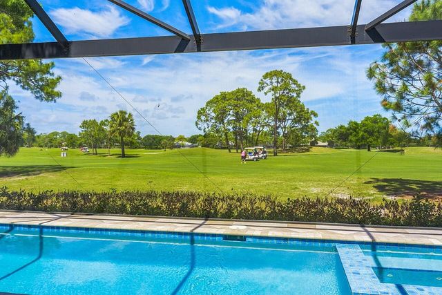 842 Carolina Circle SW, Vero Beach, FL 32962