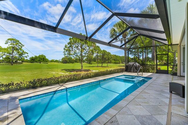 842 Carolina Circle SW, Vero Beach, FL 32962