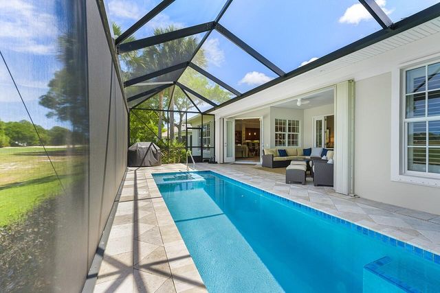 842 Carolina Circle SW, Vero Beach, FL 32962