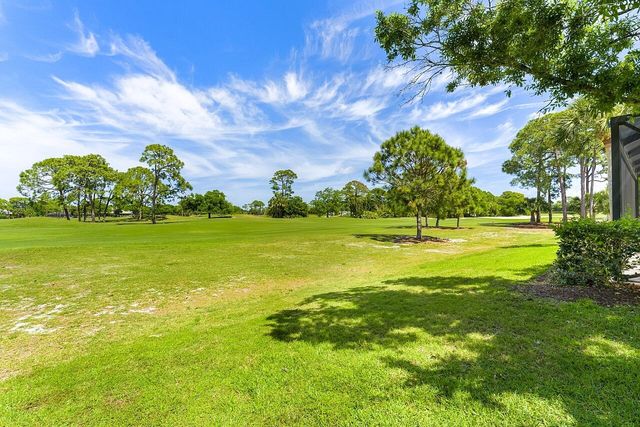 842 Carolina Circle SW, Vero Beach, FL 32962