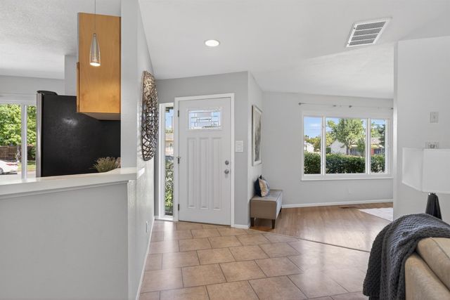 4380 Briarwood Dr, Sacramento, CA 95821