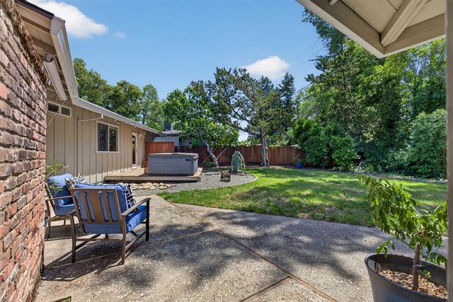 4380 Briarwood Dr, Sacramento, CA 95821