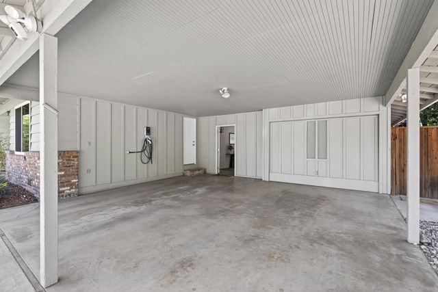 4380 Briarwood Dr, Sacramento, CA 95821