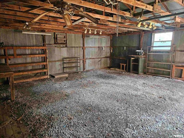 1233 W HARRISON Road, Murphysboro, IL 62966