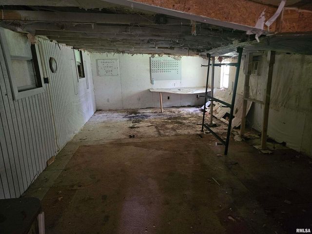 1233 W HARRISON Road, Murphysboro, IL 62966