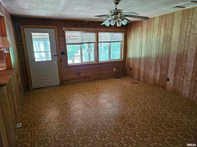 1233 W HARRISON Road, Murphysboro, IL 62966