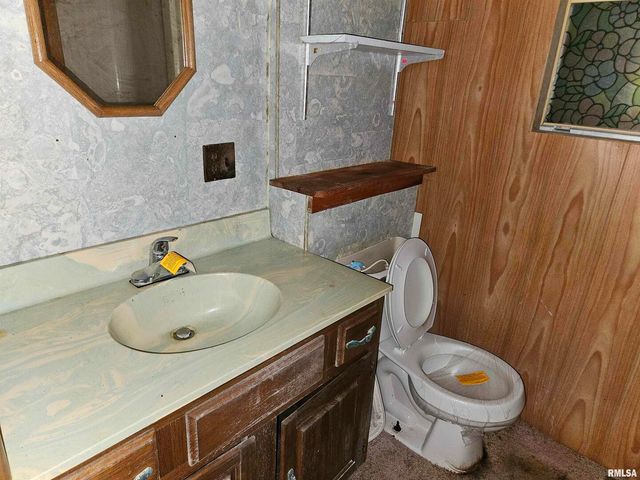 1233 W HARRISON Road, Murphysboro, IL 62966