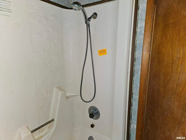 1233 W HARRISON Road, Murphysboro, IL 62966