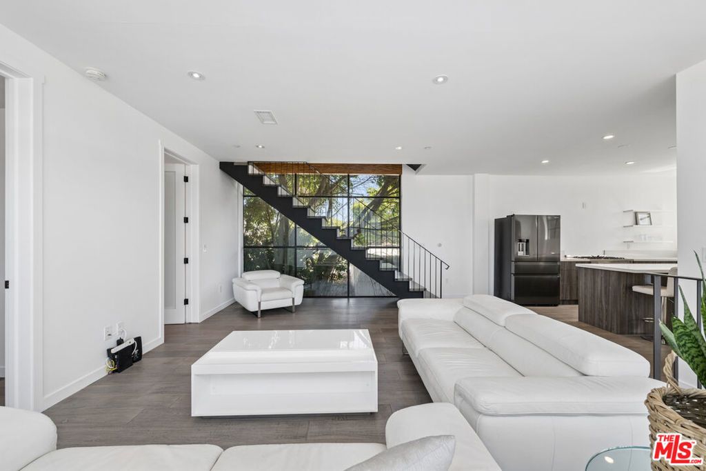 1317 Cabrillo Avenue, Los Angeles, CA 90291 — photo 5