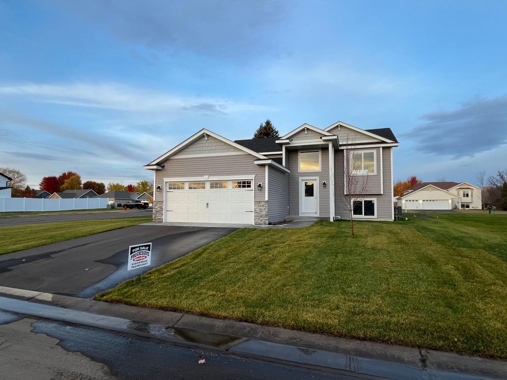 1734 6th Street N, Sartell, MN 56377