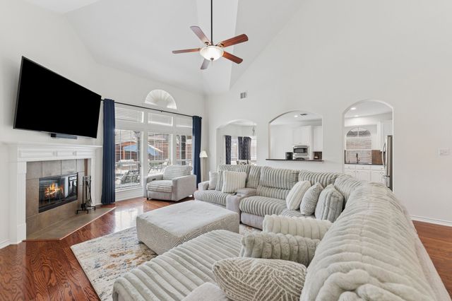 11868 Vienna Apple Road, Fort Worth, TX 76244