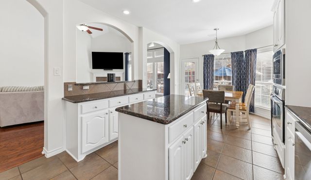 11868 Vienna Apple Road, Fort Worth, TX 76244