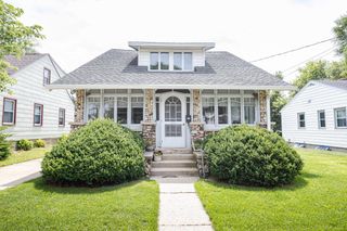 909 Buena Vista AVENUE, Waukesha, WI 53188