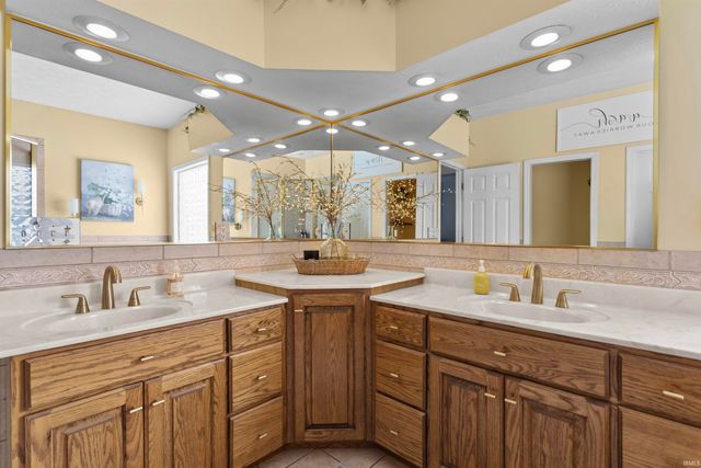 1544 Foxhaven Drive, Kokomo, IN 46902