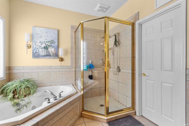 1544 Foxhaven Drive, Kokomo, IN 46902