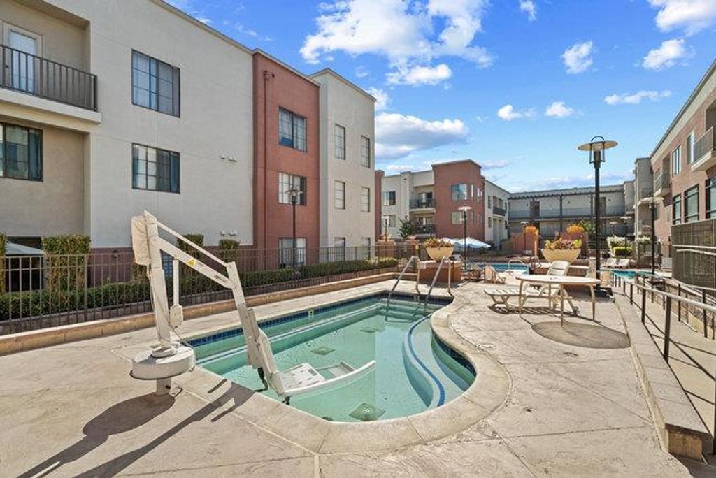 Image 18 of property listing at 1060 S 3rd Street 379, San Jose, CA 95112