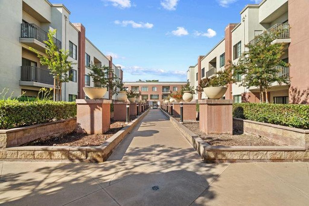 Image 20 of property listing at 1060 S 3rd Street 379, San Jose, CA 95112