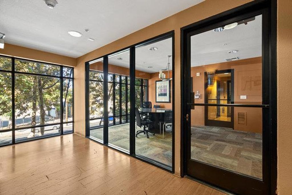 Image 27 of property listing at 1060 S 3rd Street 379, San Jose, CA 95112