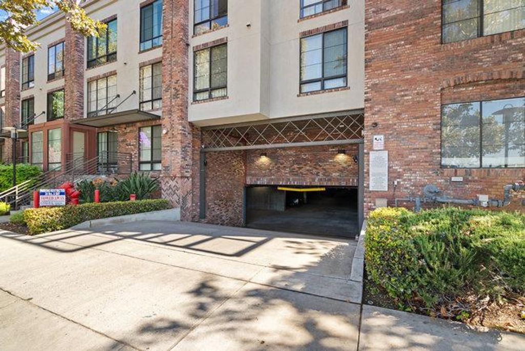Image 33 of property listing at 1060 S 3rd Street 379, San Jose, CA 95112