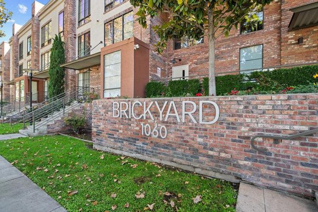 Image 35 of property listing at 1060 S 3rd Street 379, San Jose, CA 95112