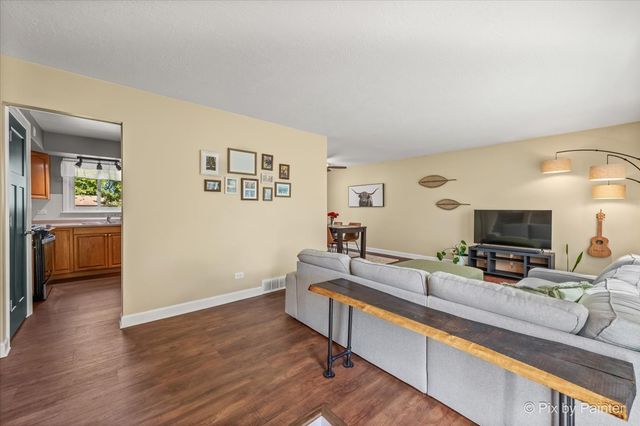 549 Forest Preserve Drive, Wood Dale, IL 60191