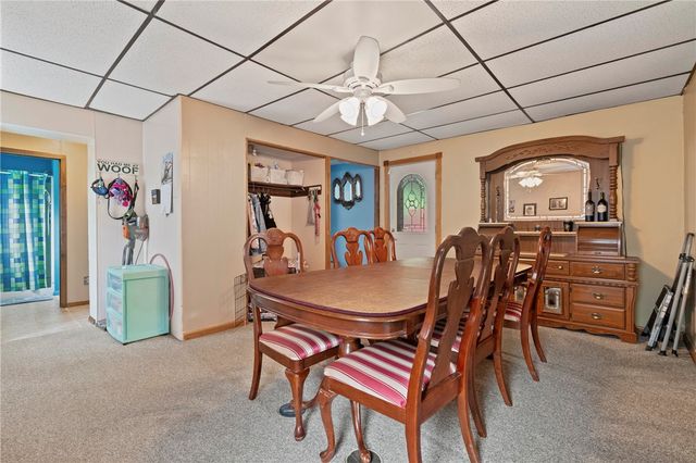 555 Hazelwood Ave, Greenfield, PA 15207