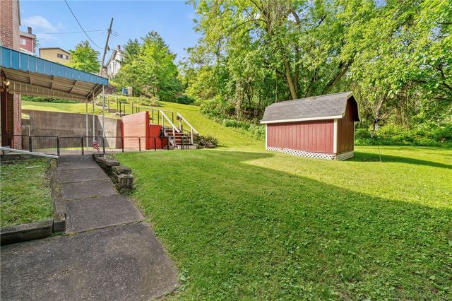 555 Hazelwood Ave, Greenfield, PA 15207
