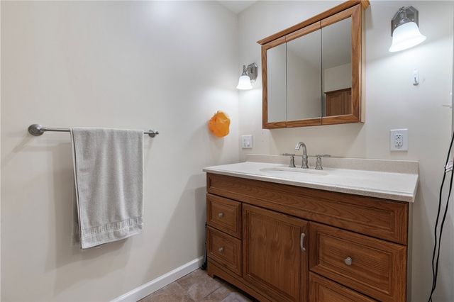 555 Hazelwood Ave, Greenfield, PA 15207