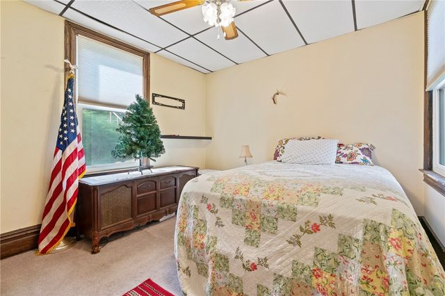 555 Hazelwood Ave, Greenfield, PA 15207