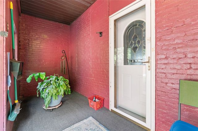 555 Hazelwood Ave, Greenfield, PA 15207