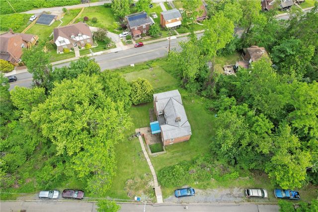 555 Hazelwood Ave, Greenfield, PA 15207