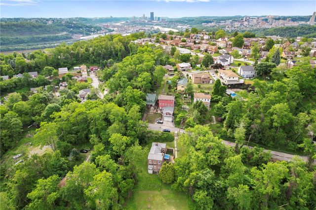 555 Hazelwood Ave, Greenfield, PA 15207