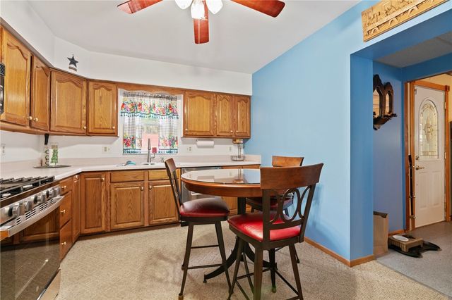 555 Hazelwood Ave, Greenfield, PA 15207